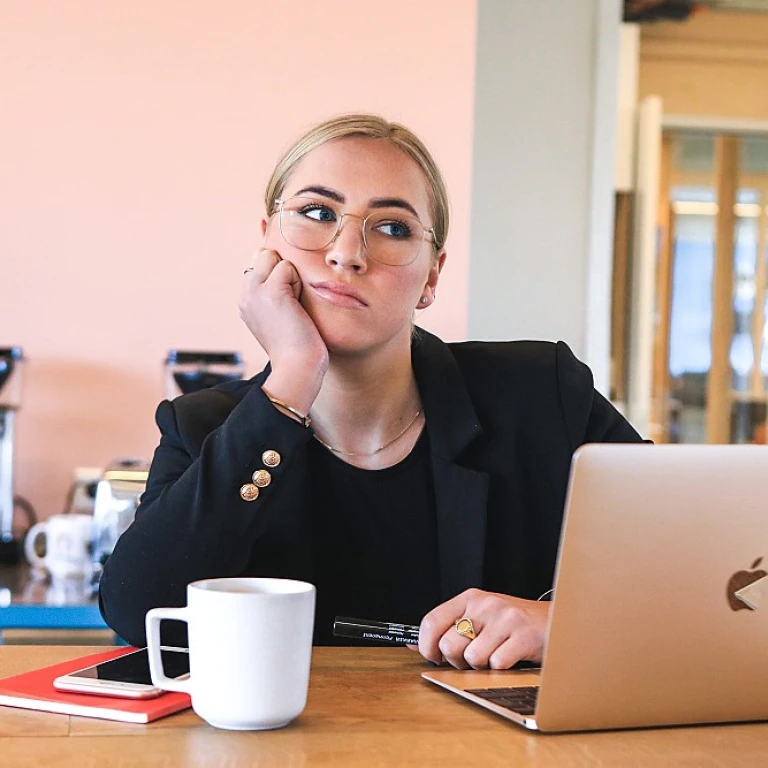 Crafting an Effective Documentation Policy for Employee Retention
