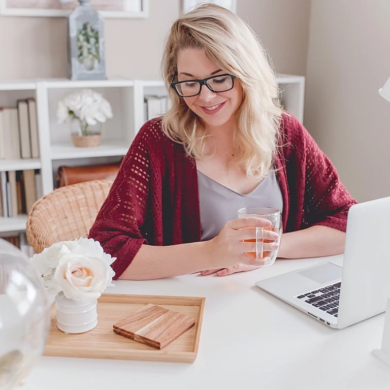 Crafting an Effective AP/AR Job Description to Boost Employee Retention
