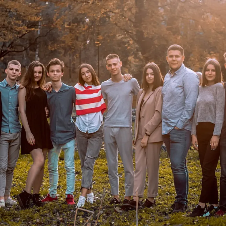 How to effectively describe a leader in the workplace